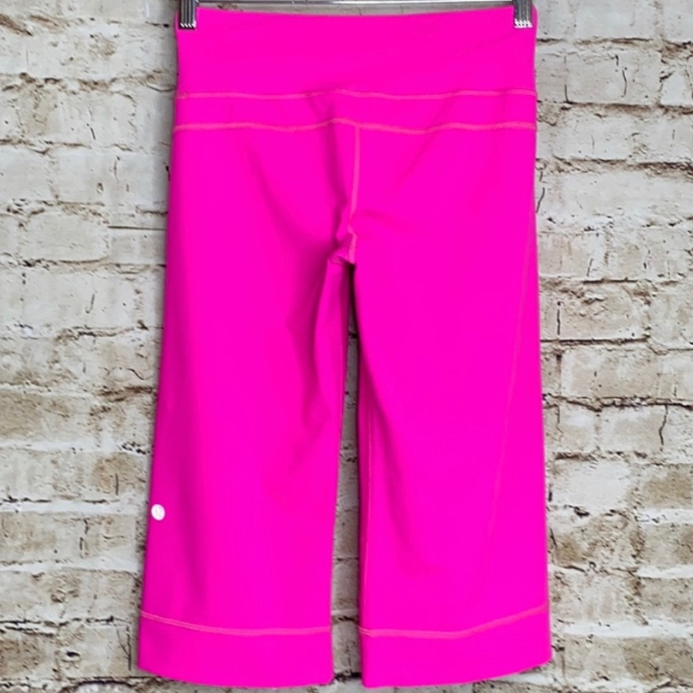 Lululemon Clam Digger Ii Raspberry Glow Size 2 - image 1